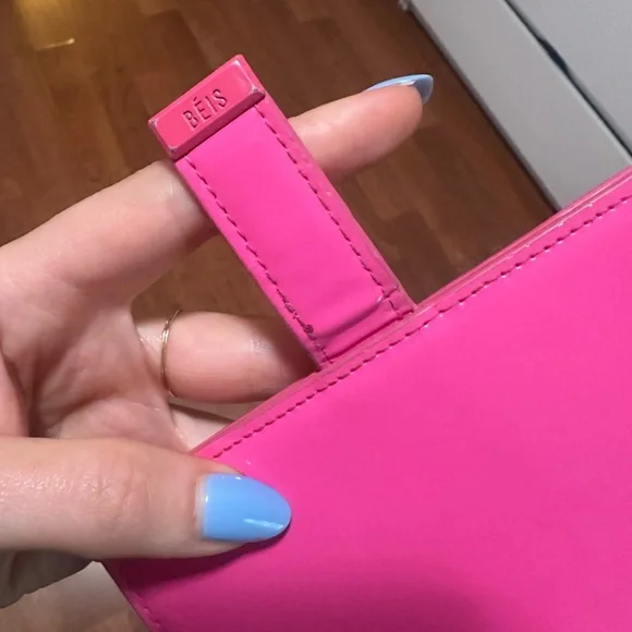 Beis Barbie Passport Holder LIMITED EDITION - Picture 4 of 4